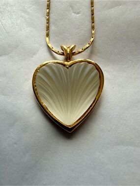 Vintage Gold Tone and Frosted Heart Necklace